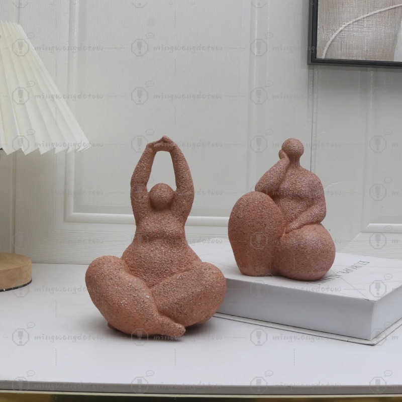 Home Office In Living Room - 1 pièce, Statue de femme pulpeuse